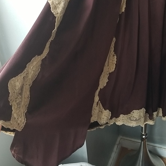 Cigana lace and satin dress - Picture 4 of 9